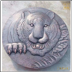 獅子鍛銅浮雕