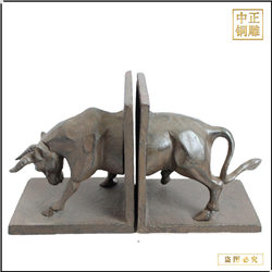 小(xiǎo)型銅牛雕塑擺件