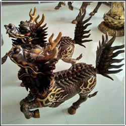 小(xiǎo)型銅麒麟雕塑鑄造